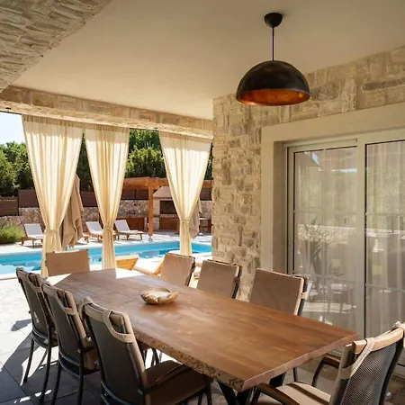 In With Swimming Pool