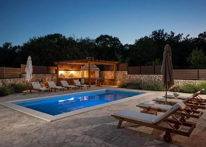 In With Swimming Pool *