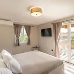 Βίλα In With Swimming Pool Gostinjac