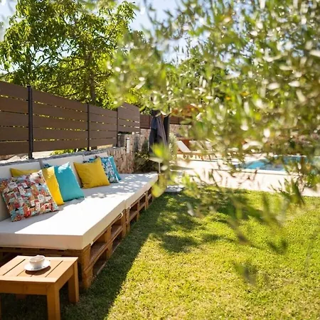 In With Swimming Pool Gostinjac